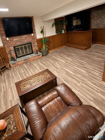 23 Coach Circle, Windsor, CT 06095