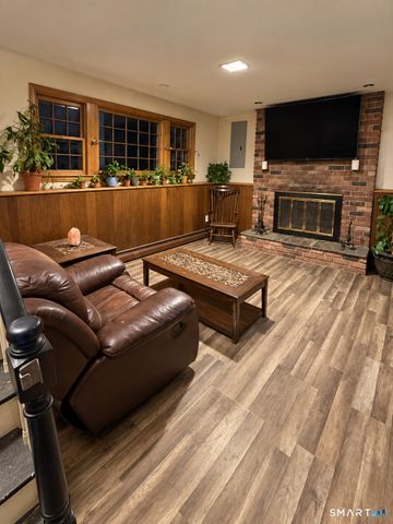 23 Coach Circle, Windsor, CT 06095