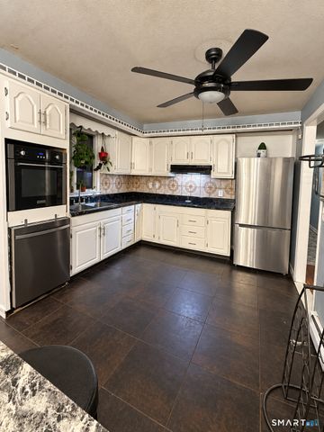 23 Coach Circle, Windsor, CT 06095