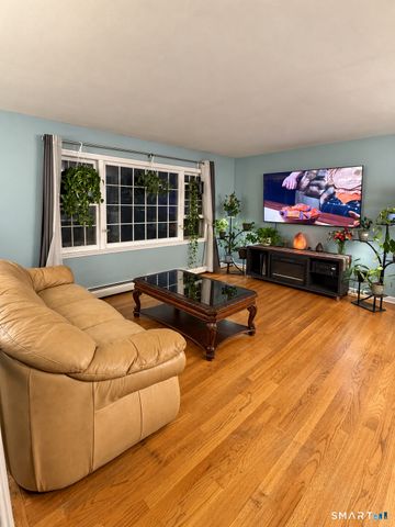 23 Coach Circle, Windsor, CT 06095