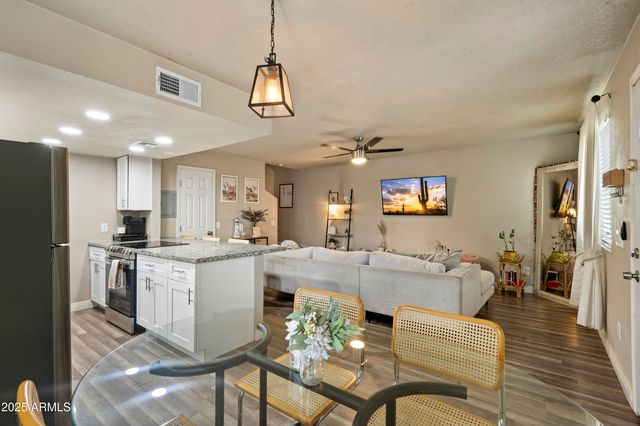 1251 N 47th Place, Phoenix, AZ 85008