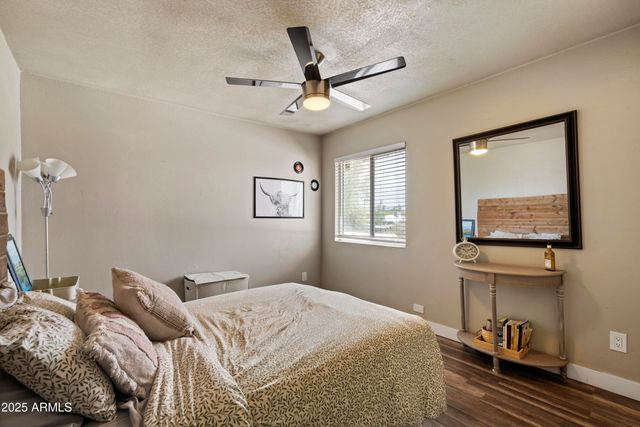 1251 N 47th Place, Phoenix, AZ 85008