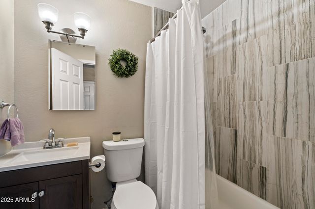 1251 N 47th Place, Phoenix, AZ 85008