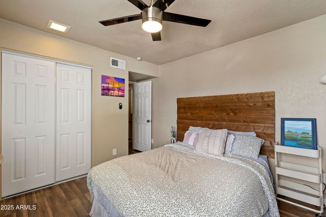 1251 N 47th Place, Phoenix, AZ 85008