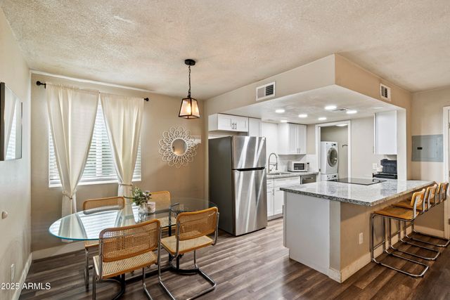 1251 N 47th Place, Phoenix, AZ 85008