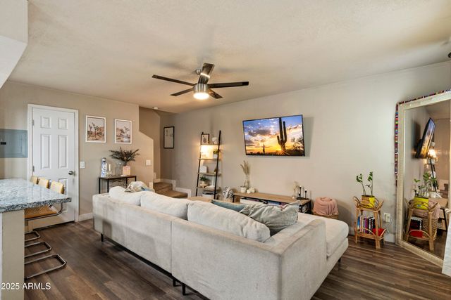 1251 N 47th Place, Phoenix, AZ 85008