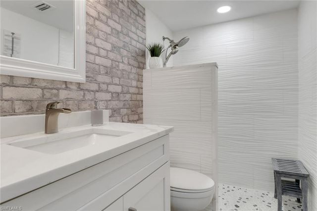 25850 Hickory BLVD 102, Bonita Springs, FL 34134