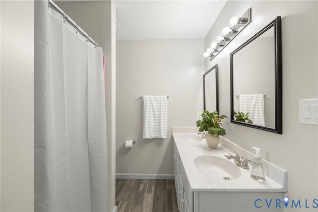 13901 Berkley Davis Dr, Chesterfield, VA 23838