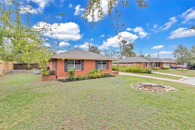 1803 Sea Queen Court, Houston, TX 77008