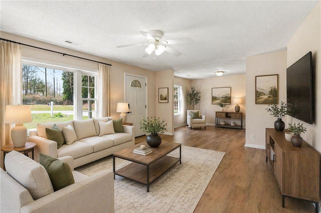 112 Newry Road, Seneca, SC 29672