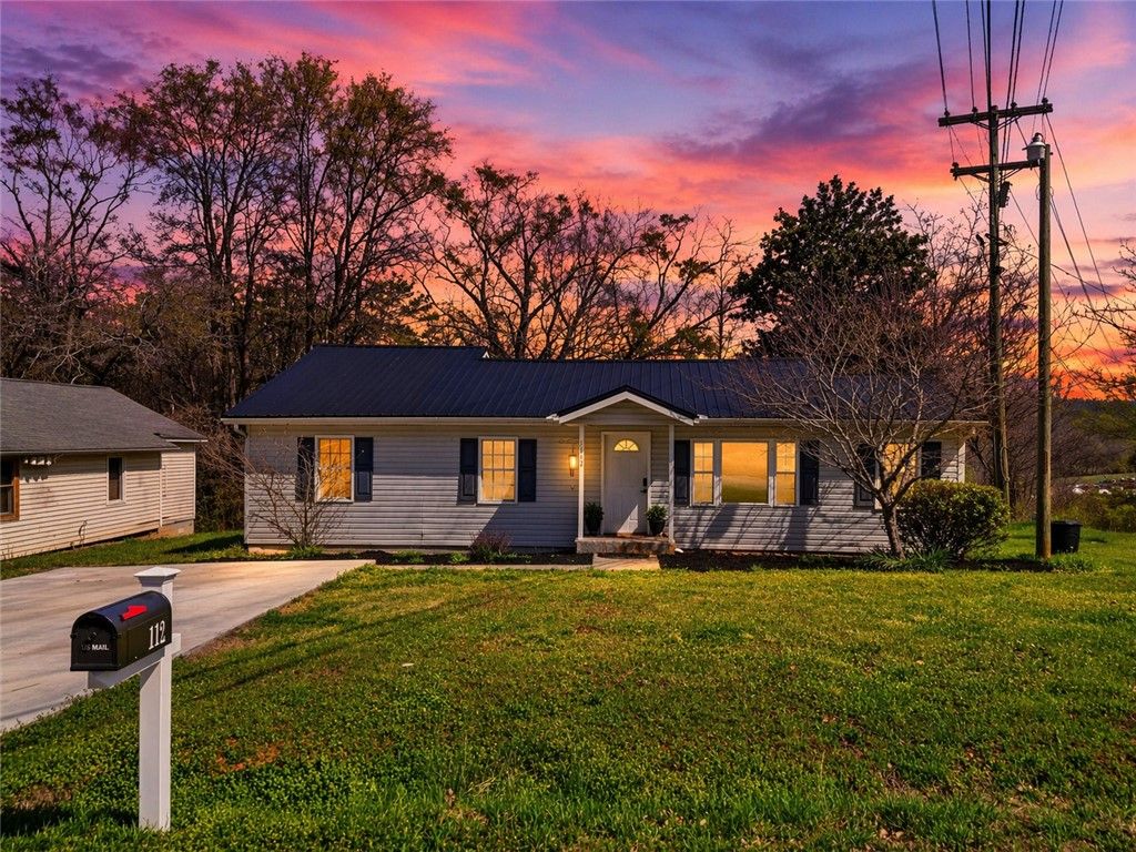 112 Newry Road, Seneca, SC 29672