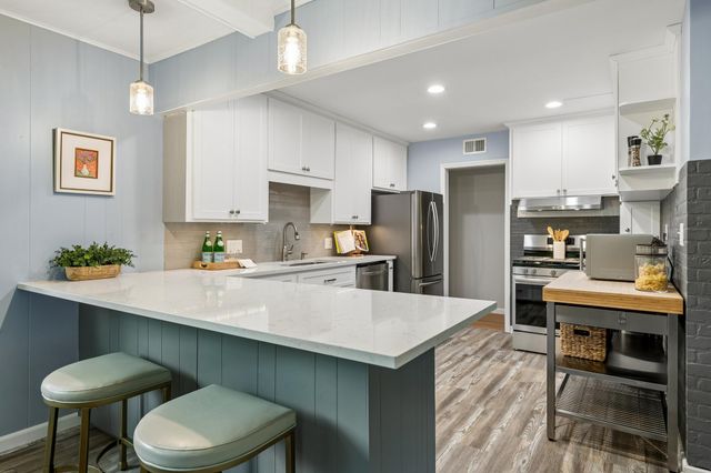 1501 Valders Avenue N, Golden Valley, MN 55427
