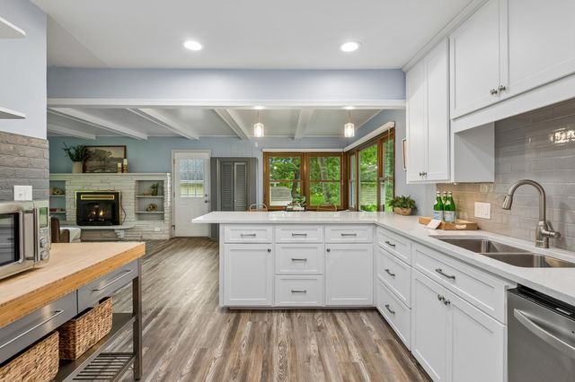 1501 Valders Avenue N, Golden Valley, MN 55427