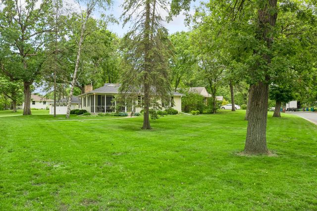 1501 Valders Avenue N, Golden Valley, MN 55427