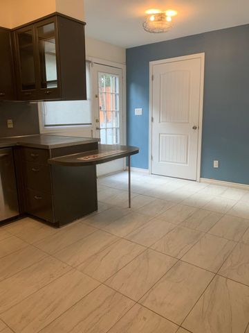 3449 Oak Creek Circle, Dallas, TX 75227