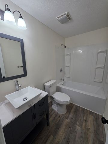 3449 Oak Creek Circle, Dallas, TX 75227