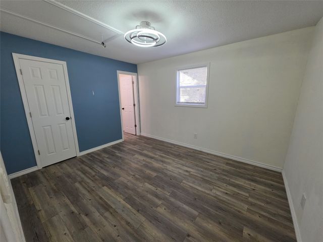 3449 Oak Creek Circle, Dallas, TX 75227