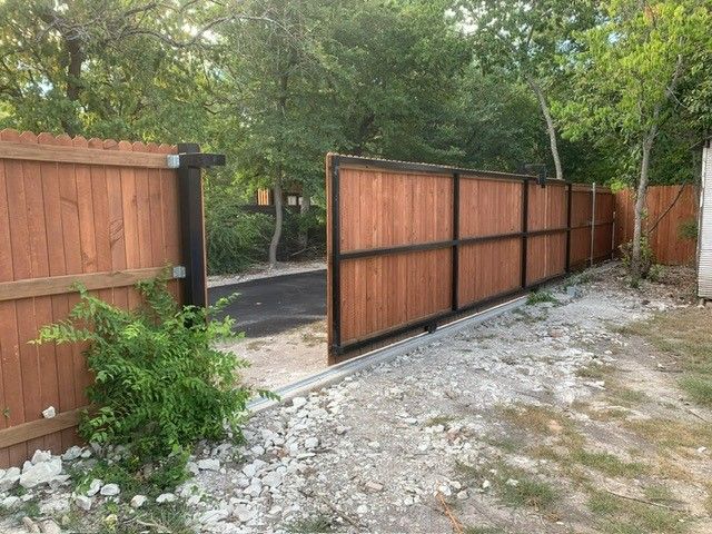 3449 Oak Creek Circle, Dallas, TX 75227