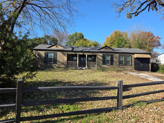 3449 Oak Creek Circle, Dallas, TX 75227