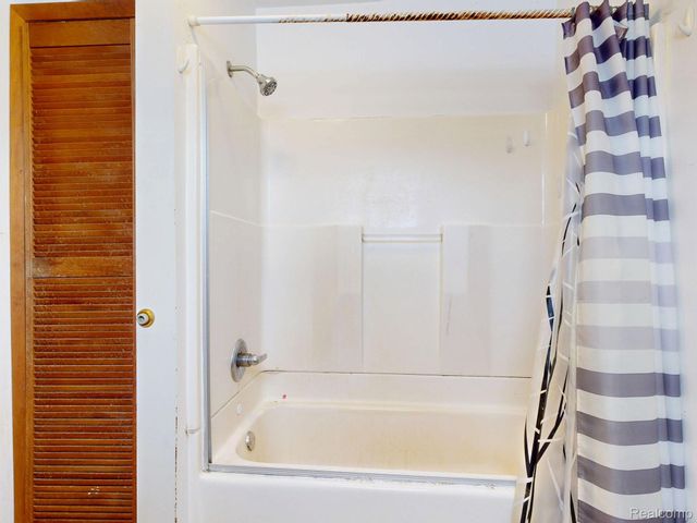 2770 N Geeck Road, Vernon Township, MI 48817