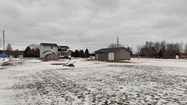 2770 N Geeck Road, Vernon Township, MI 48817