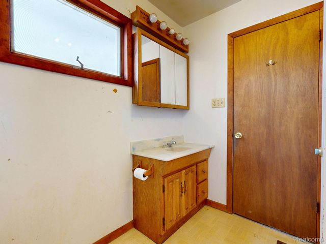 2770 N Geeck Road, Vernon Township, MI 48817