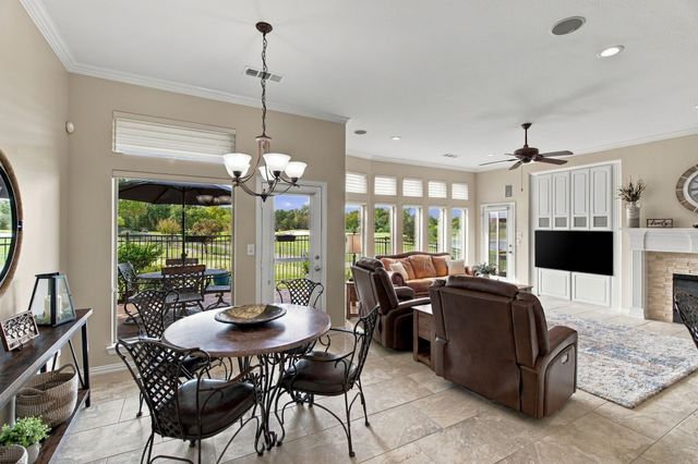 520 Camilla Lane, Lantana, TX 76226