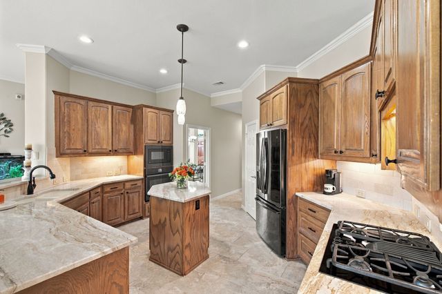 520 Camilla Lane, Lantana, TX 76226