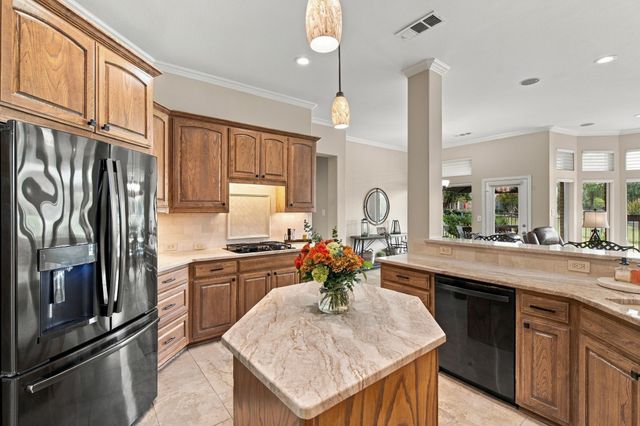 520 Camilla Lane, Lantana, TX 76226