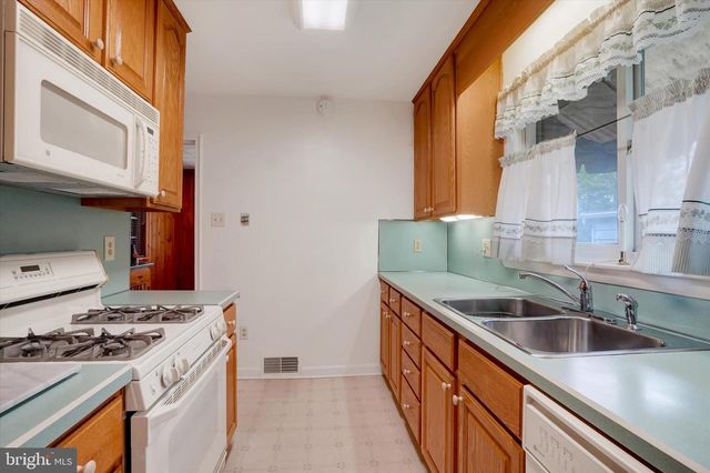 304 E COOVER ST, Mechanicsburg, PA 17055