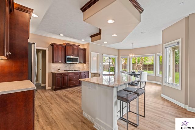 4205 N 195 Street, Elkhorn, NE 68022