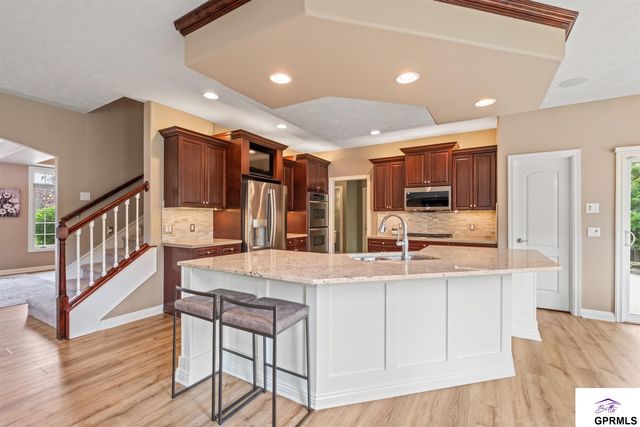 4205 N 195 Street, Elkhorn, NE 68022