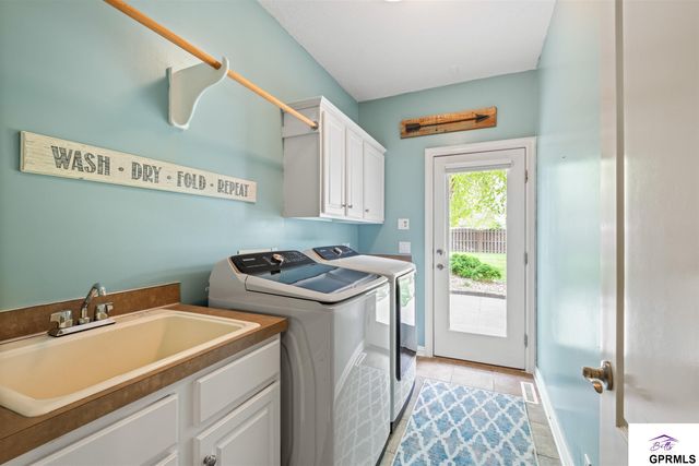 4205 N 195 Street, Elkhorn, NE 68022