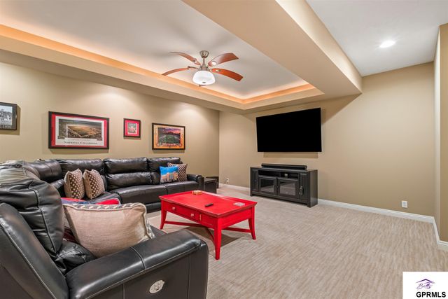 4205 N 195 Street, Elkhorn, NE 68022
