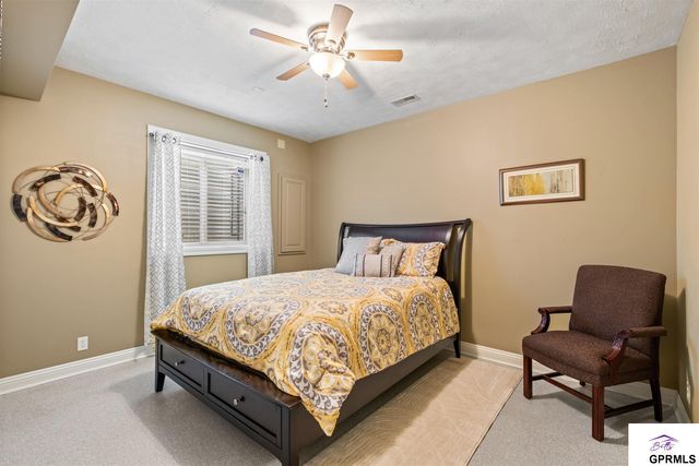 4205 N 195 Street, Elkhorn, NE 68022