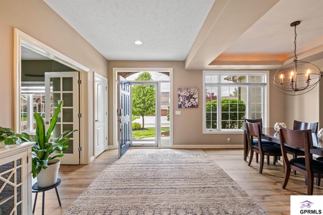 4205 N 195 Street, Elkhorn, NE 68022