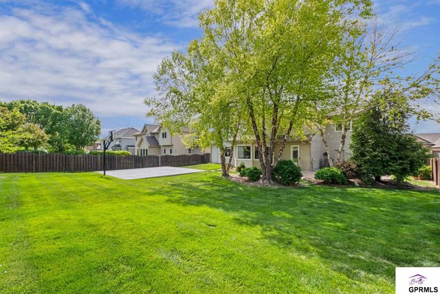 4205 N 195 Street, Elkhorn, NE 68022