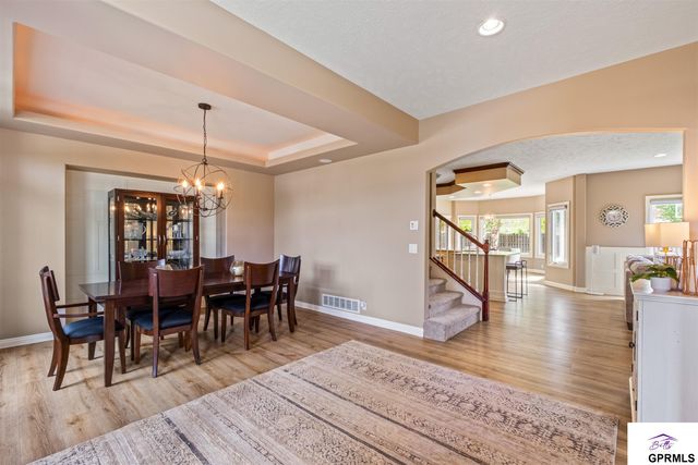 4205 N 195 Street, Elkhorn, NE 68022