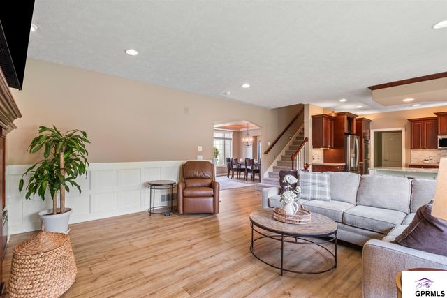 4205 N 195 Street, Elkhorn, NE 68022