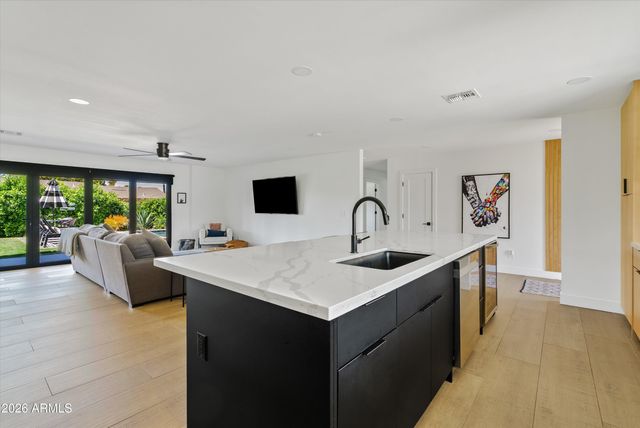 6706 N 12TH Way, Phoenix, AZ 85014