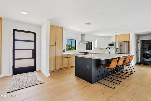 6706 N 12TH Way, Phoenix, AZ 85014