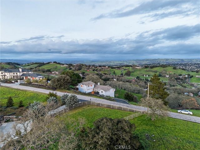 11200 Santa Ana Road, Atascadero, CA 93422