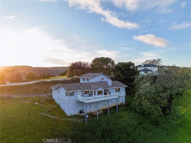 11200 Santa Ana Road, Atascadero, CA 93422