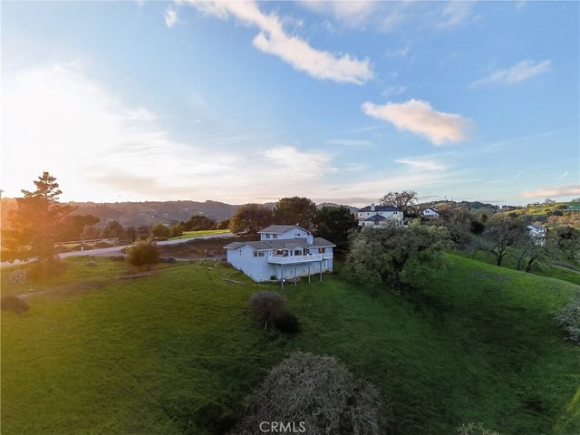 11200 Santa Ana Road, Atascadero, CA 93422