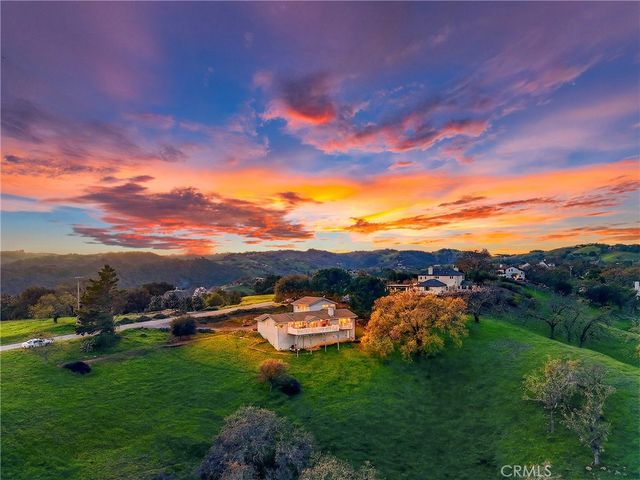 11200 Santa Ana Road, Atascadero, CA 93422