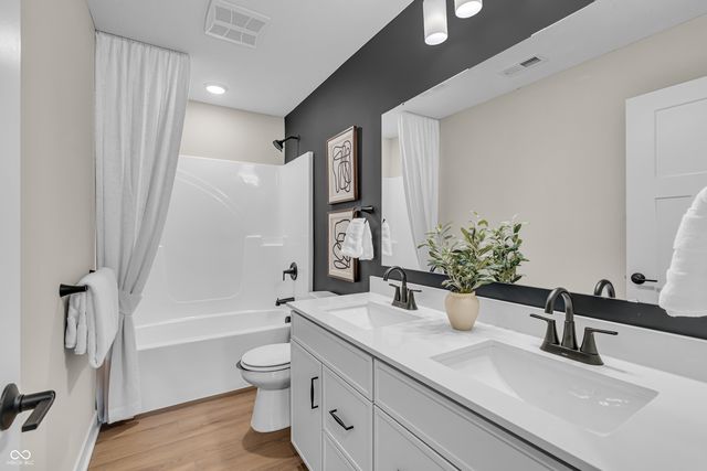 9864 Canterwood Lane, Fishers, IN 46038