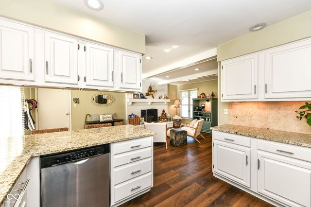 102 Pin Oak Court, Noblesville, IN 46062