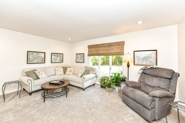 102 Pin Oak Court, Noblesville, IN 46062