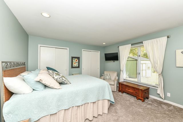 102 Pin Oak Court, Noblesville, IN 46062