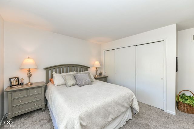 102 Pin Oak Court, Noblesville, IN 46062